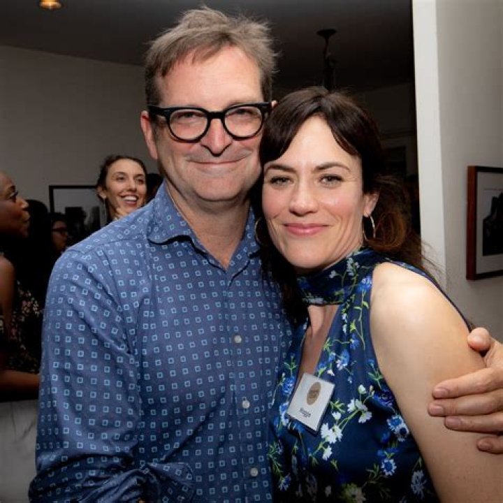 Maggie Siff: Husband, net worth, tattoos, smoking & body measurements