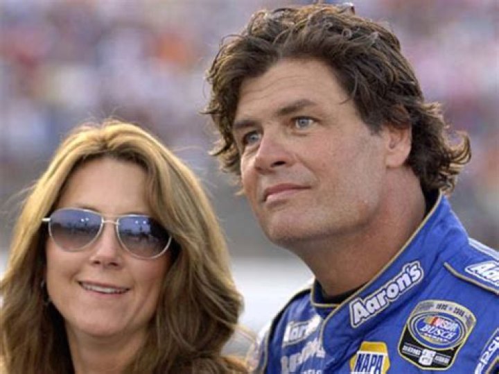 Michael Waltrip Net Worth, Wife, Girlfriend – Elizabeth Franks Height, Age