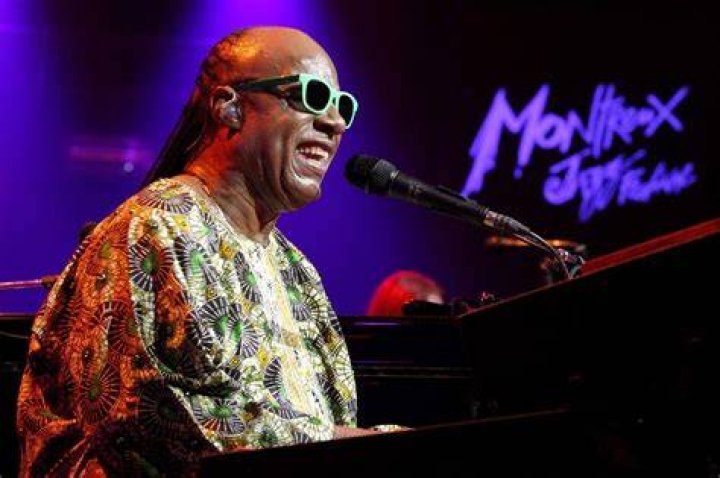 Stevie Wonder Net Worth: Music Career & Lifestyle